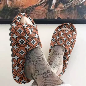 LV |  Unisex Cloud Slides NK110525