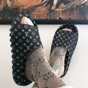 LV |  Unisex Cloud Slides NK110525