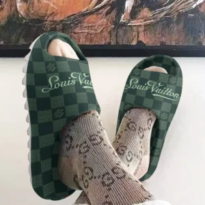 LV |  Unisex Cloud Slides NK110525