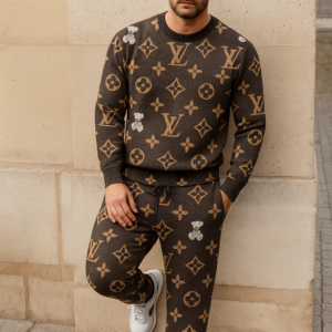 Louis Vuitton | Limited Edition 2025 Luxury Sweater and Pants Set TD94
