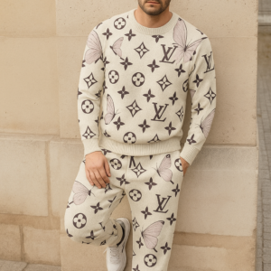 Louis Vuitton | Limited Edition 2025 Luxury Sweater and Pants Set TD90