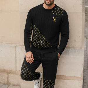 Louis Vuitton | Limited Edition 2025 Luxury Sweater and Pants Set TD97
